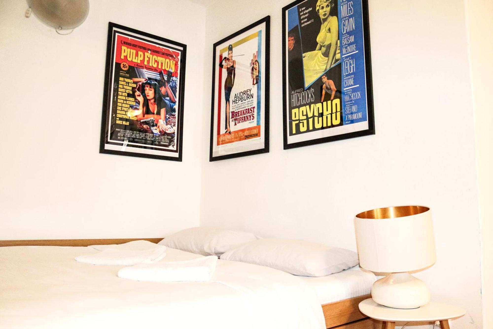 Central Park Hollywood Apartment Бухарест Экстерьер фото